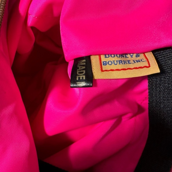 Dooney and Bourke nylon hand bag. - Picture 10 of 10